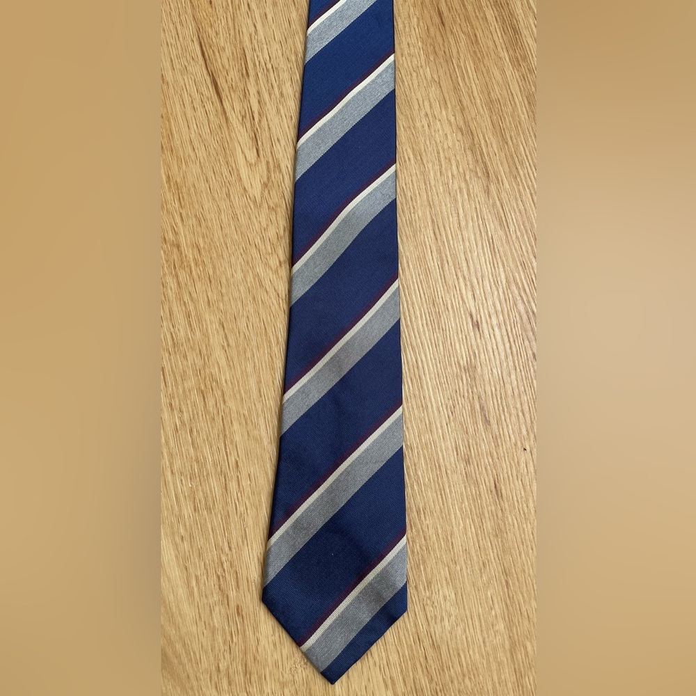 Banana Republic silk tie navy blue gray stripes classic